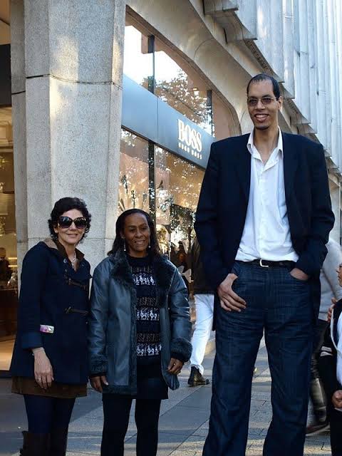 Brahim Takioullah is the second tallest man in the world
